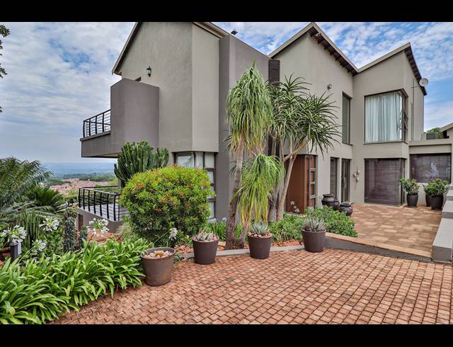 5 BEDROOM HOUSE FOR SALE IN SAFARI GARDENS